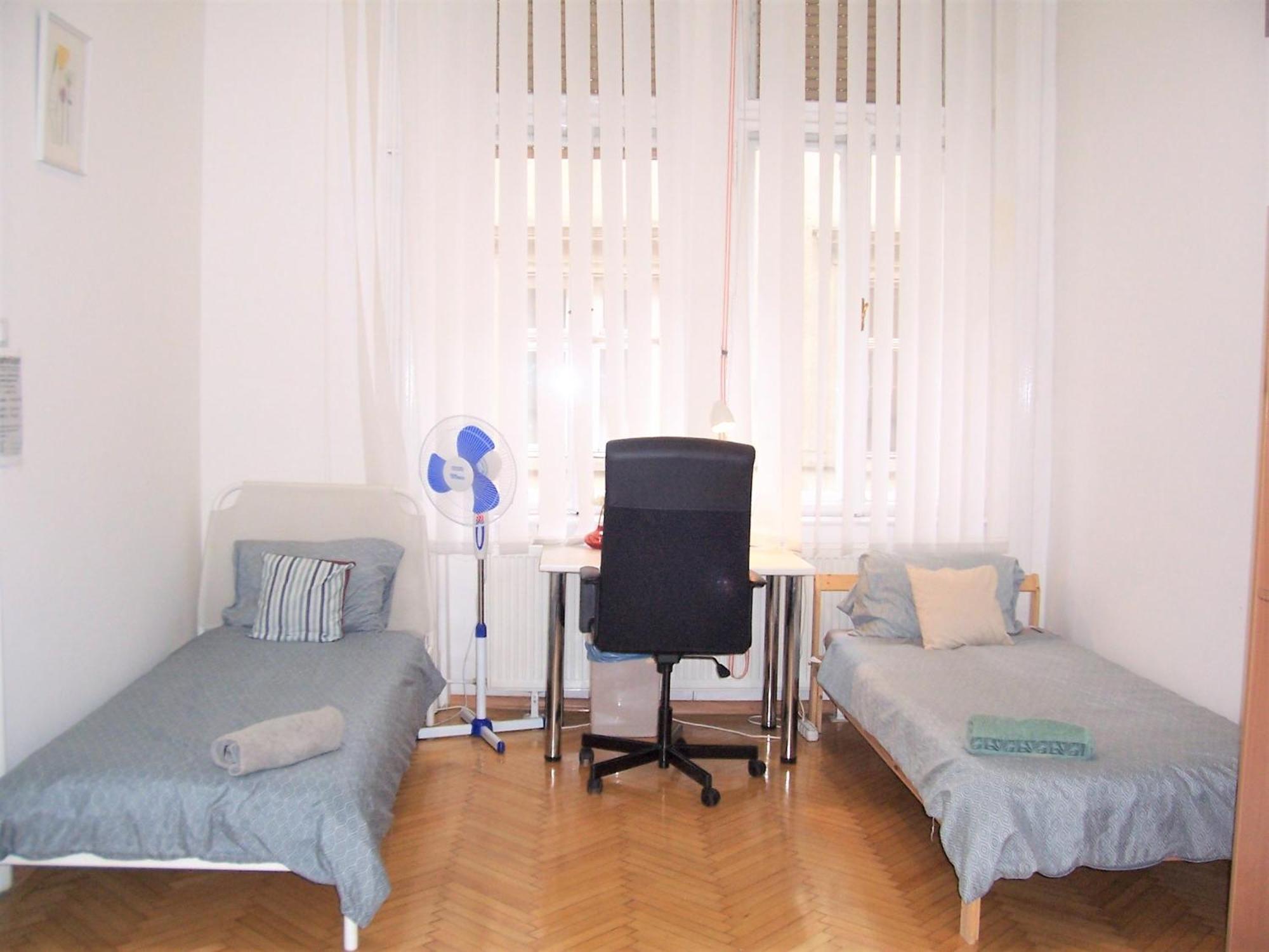 Universal Hostel Budapest — Photos 1
